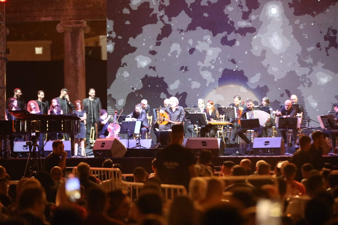 Madar Al-Saa Images 0.4580788517381048