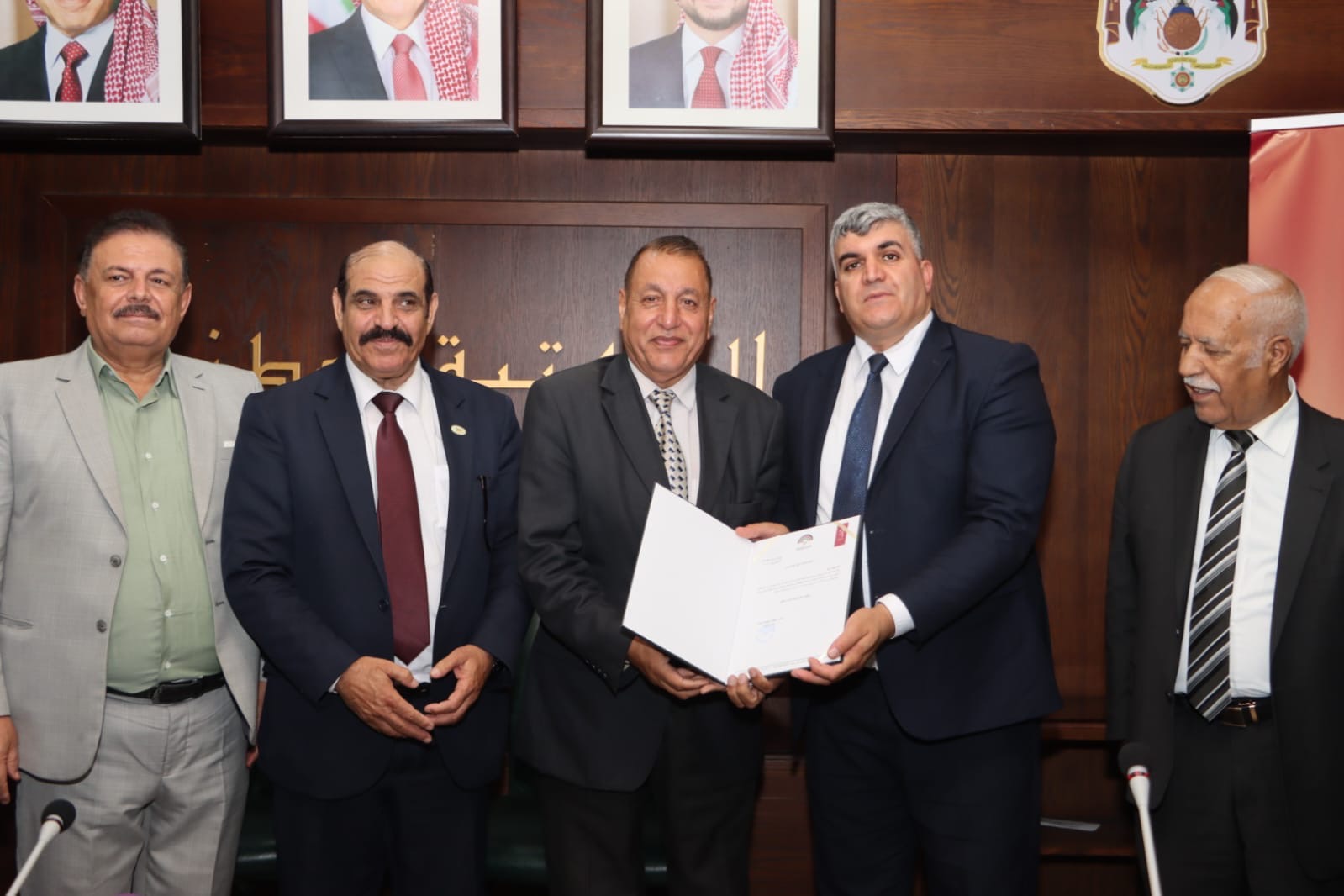 Madar Al-Saa Images 0.20486855031079765