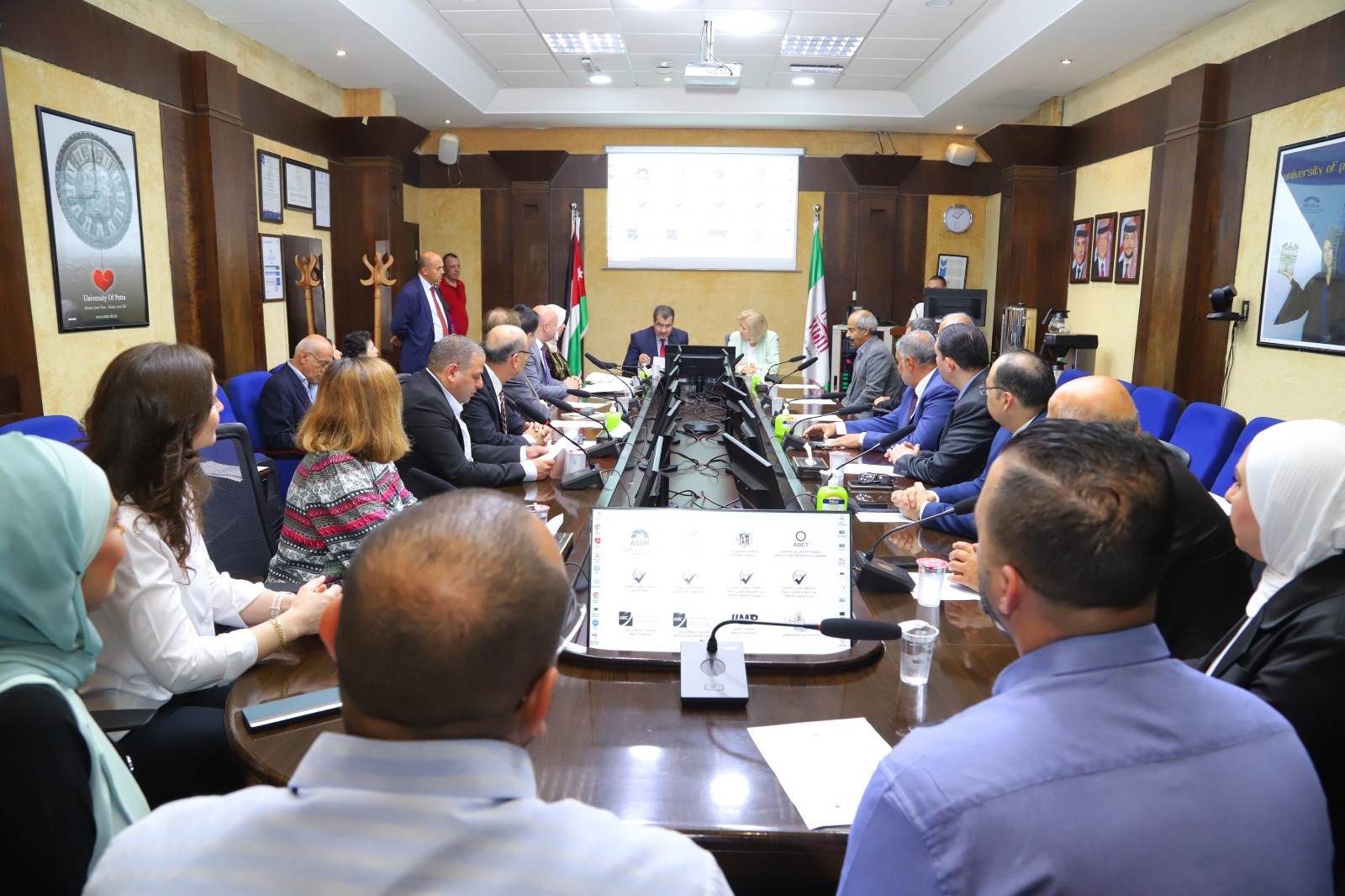 Madar Al-Saa Images 0.03492652209430025