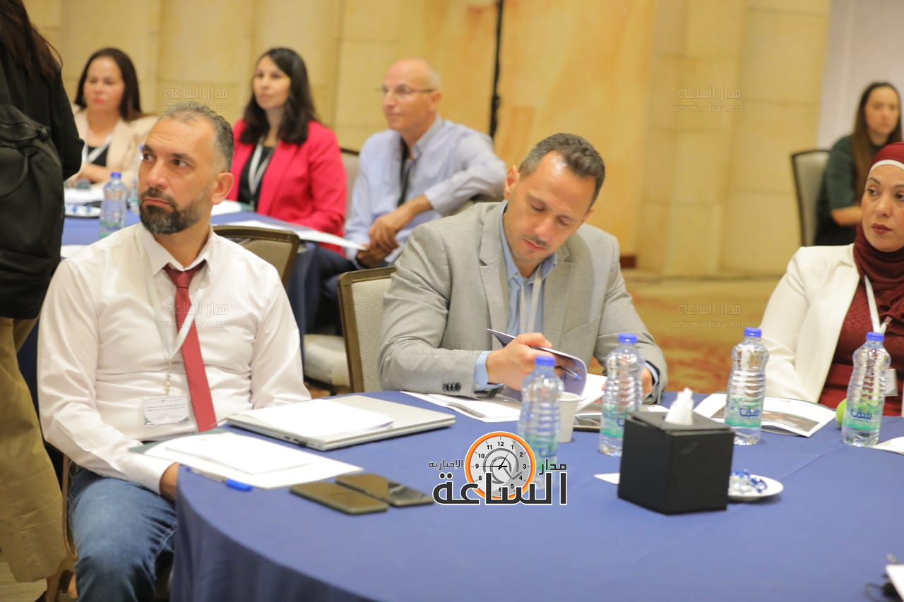 Madar Al-Saa Images 0.6999912806563888