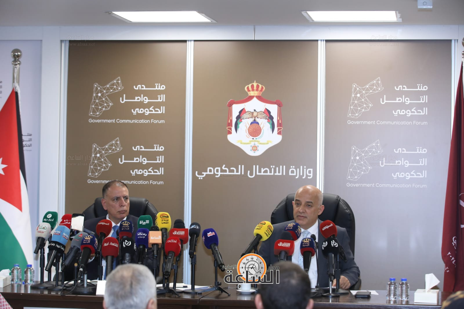 Madar Al-Saa Images 0.9837018298624536