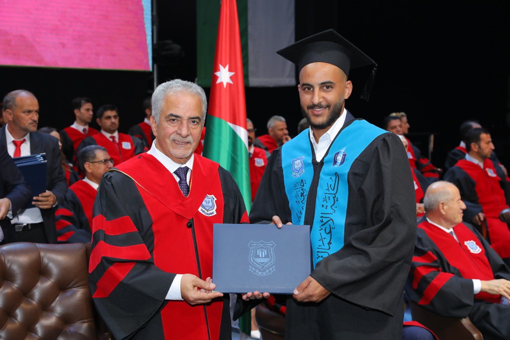 Madar Al-Saa Images 0.9919753149245865