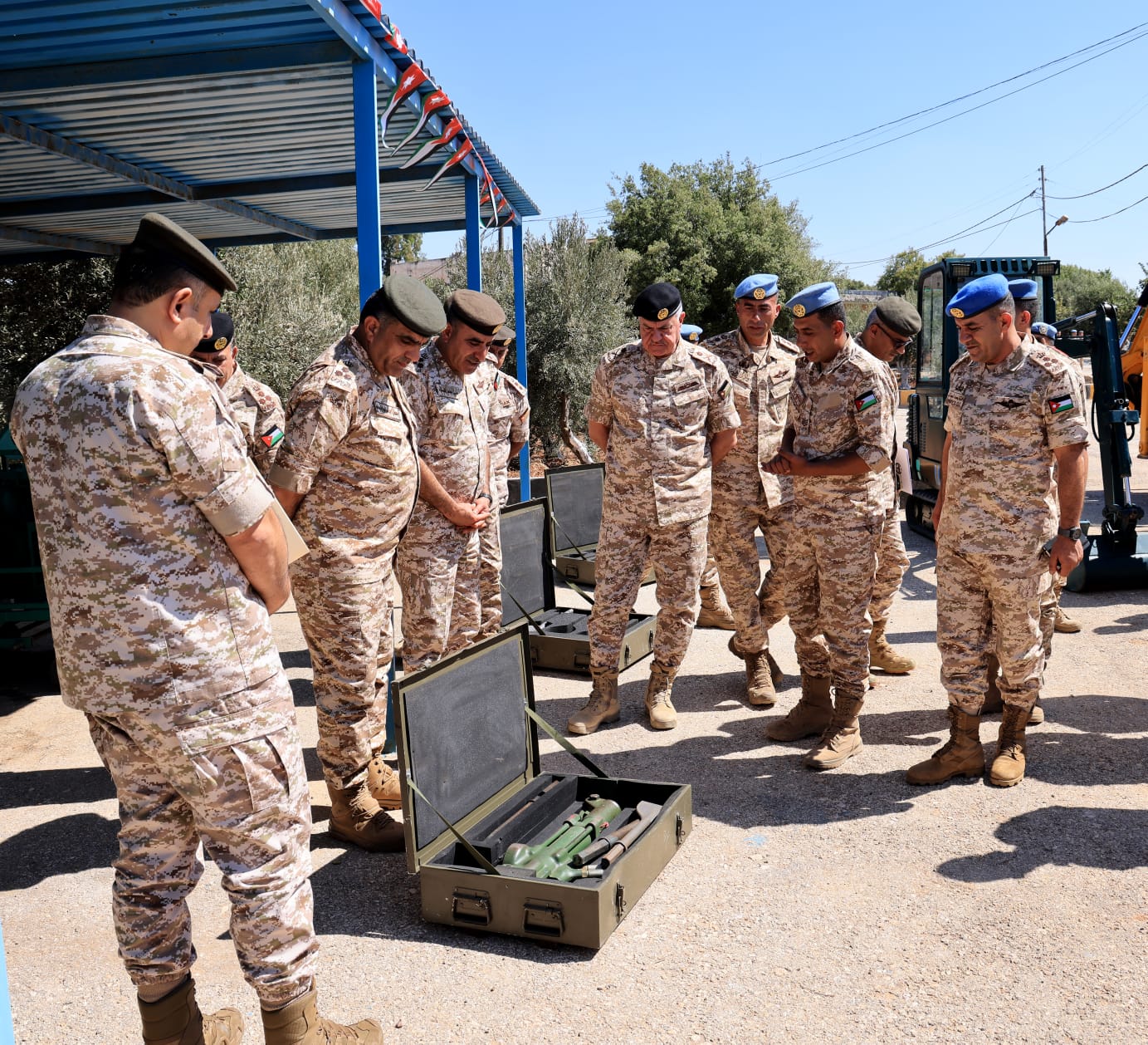 Madar Al-Saa Images 0.42064509743985234