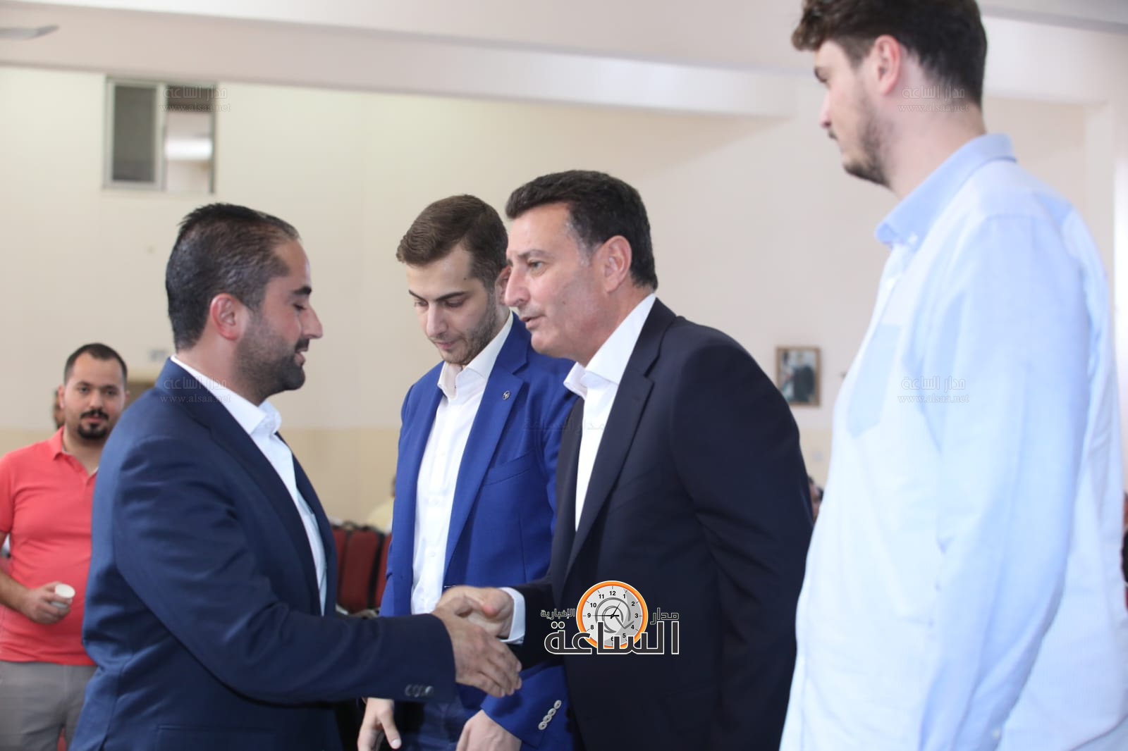 Madar Al-Saa Images 0.18506765324146768