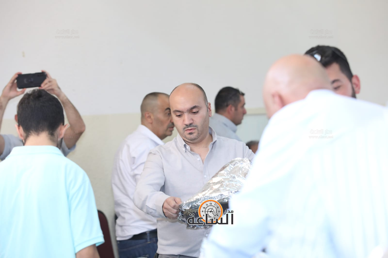 Madar Al-Saa Images 0.645075467748508