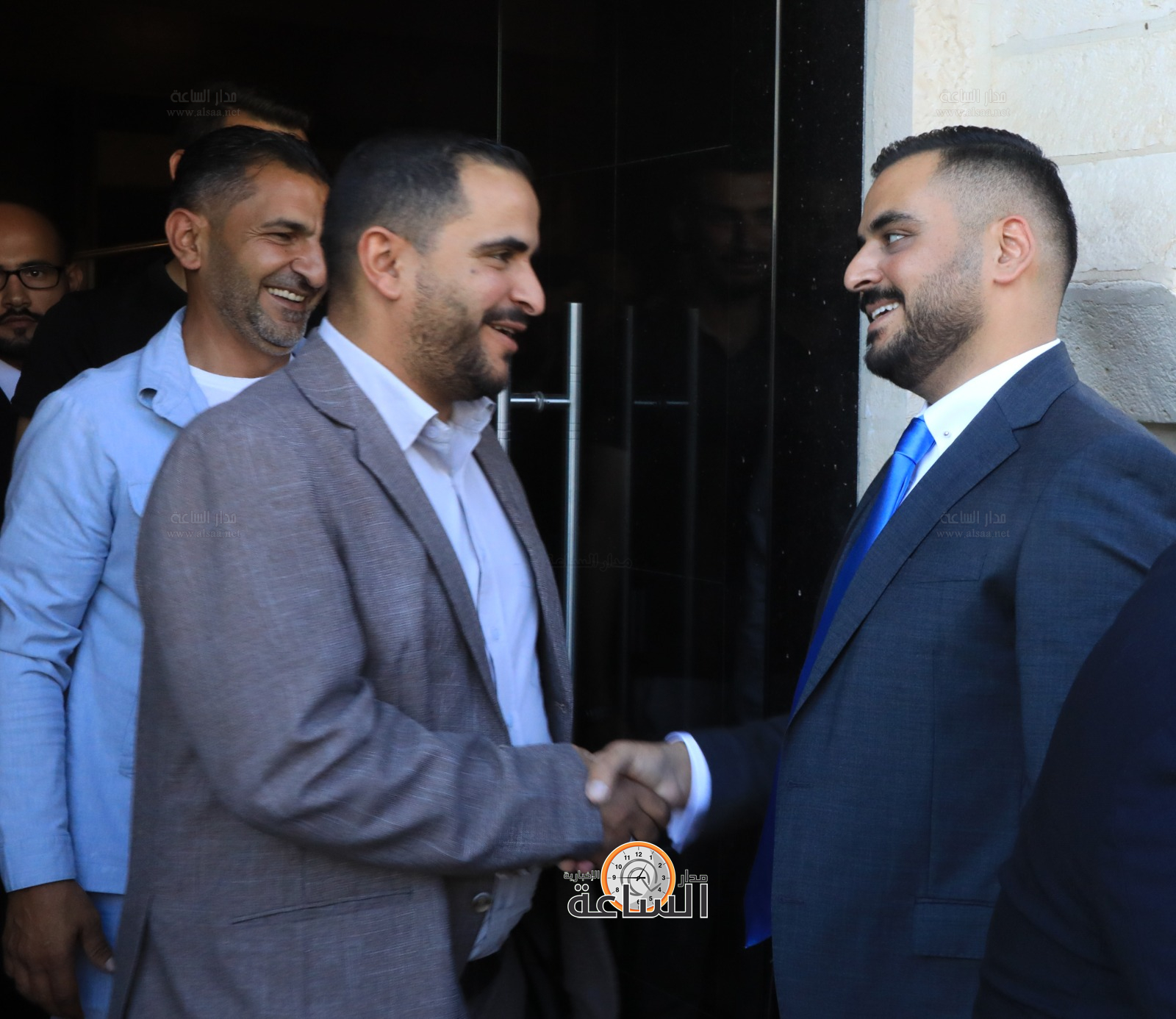 Madar Al-Saa Images 0.8727251729864629