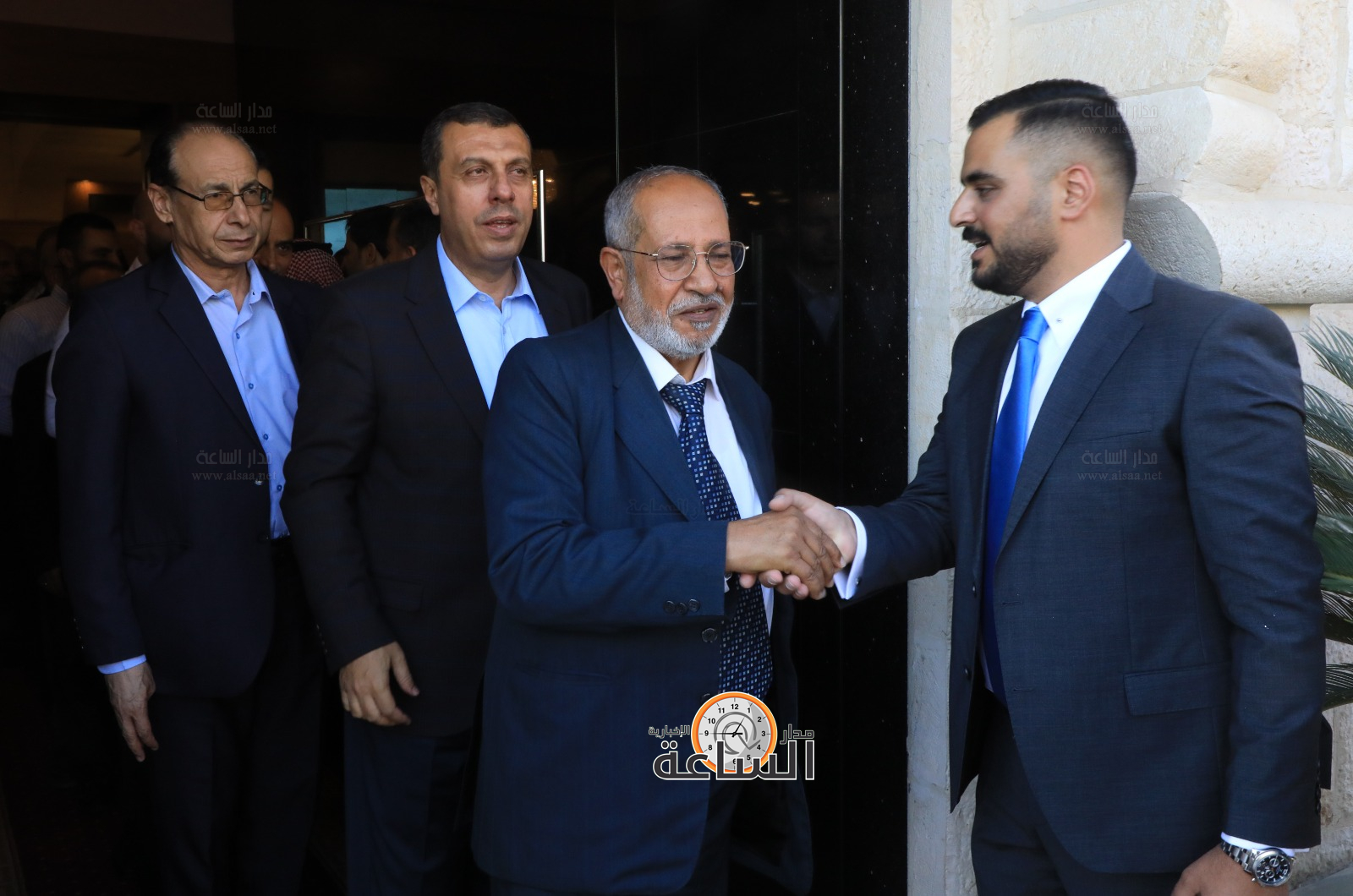 Madar Al-Saa Images 0.6938047041422999