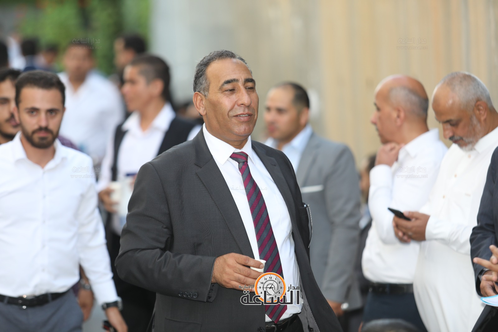 Madar Al-Saa Images 0.999935198940755