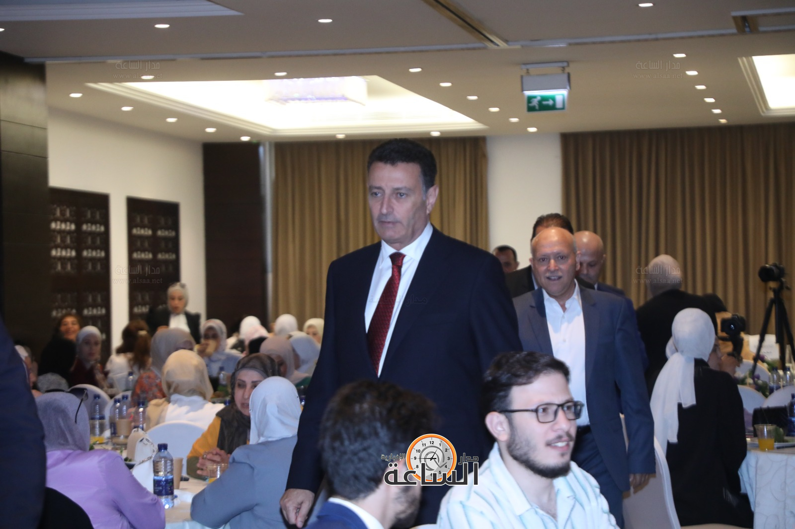 Madar Al-Saa Images 0.8894596458520776