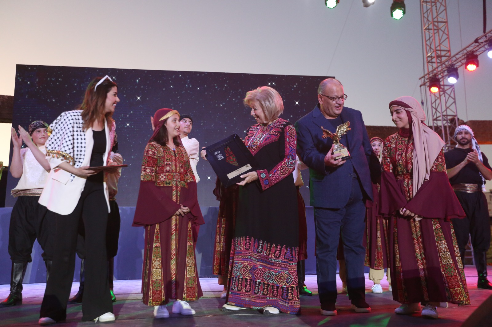 Madar Al-Saa Images 0.31790654098755255