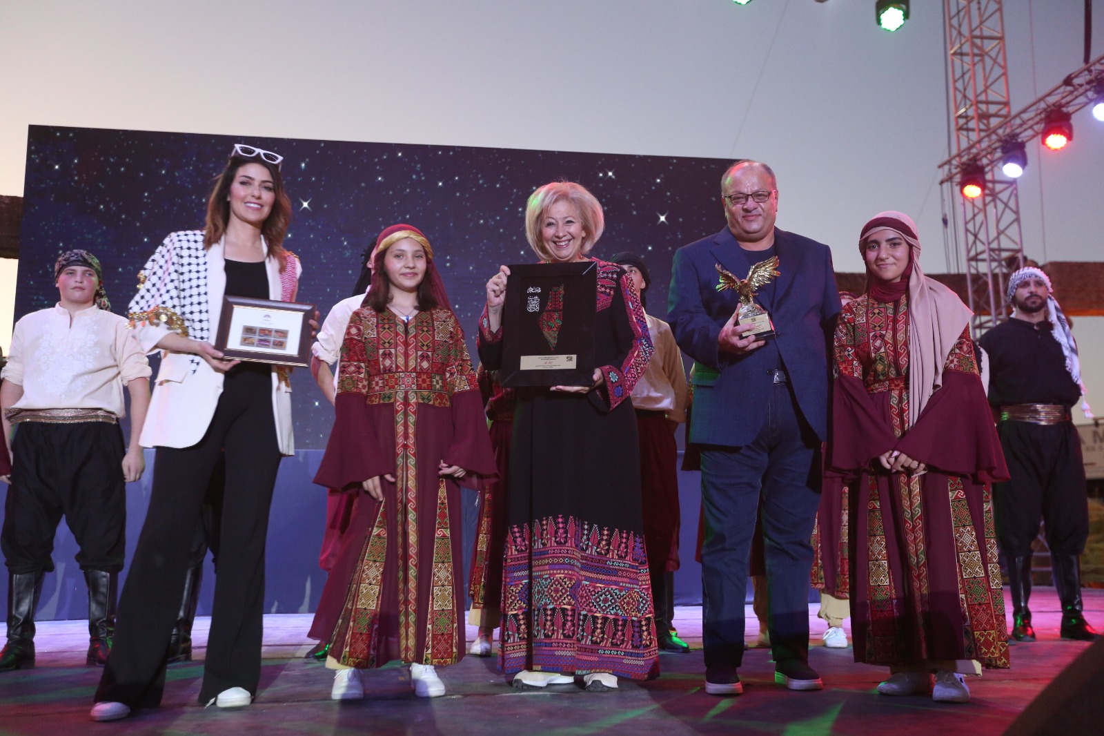 Madar Al-Saa Images 0.056858728944045867