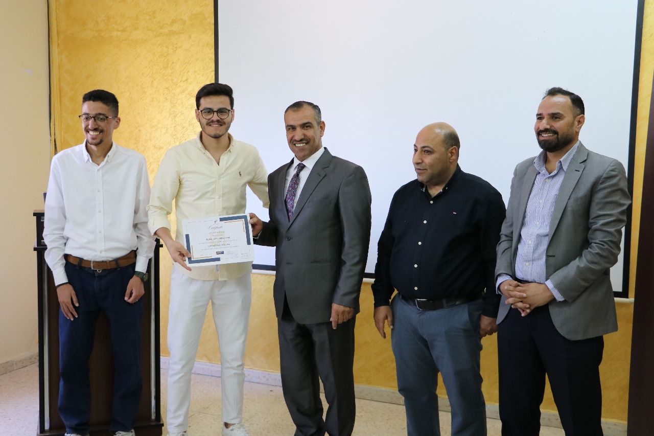 Madar Al-Saa Images 0.057200745432838485