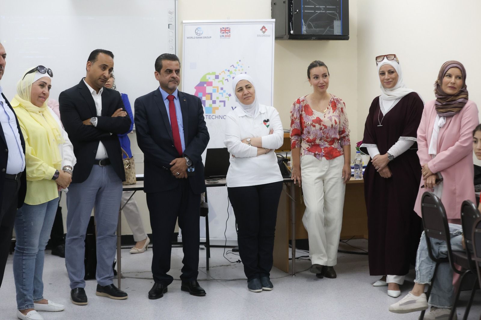 Madar Al-Saa Images 0.37952336462001046