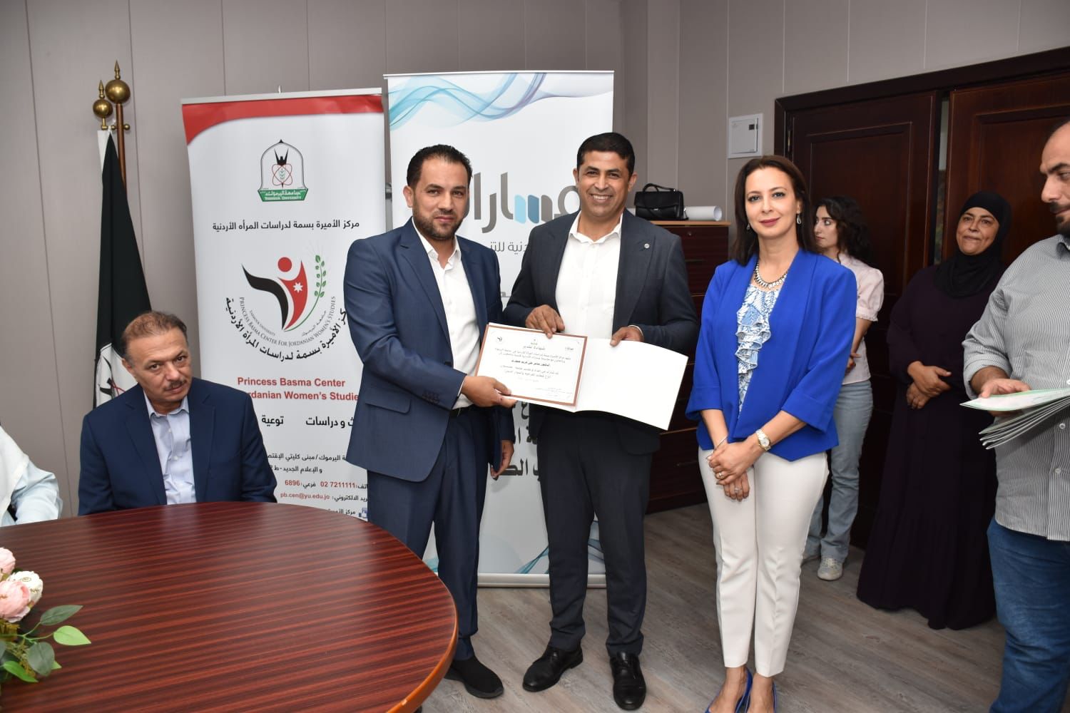 Madar Al-Saa Images 0.5812255090441067