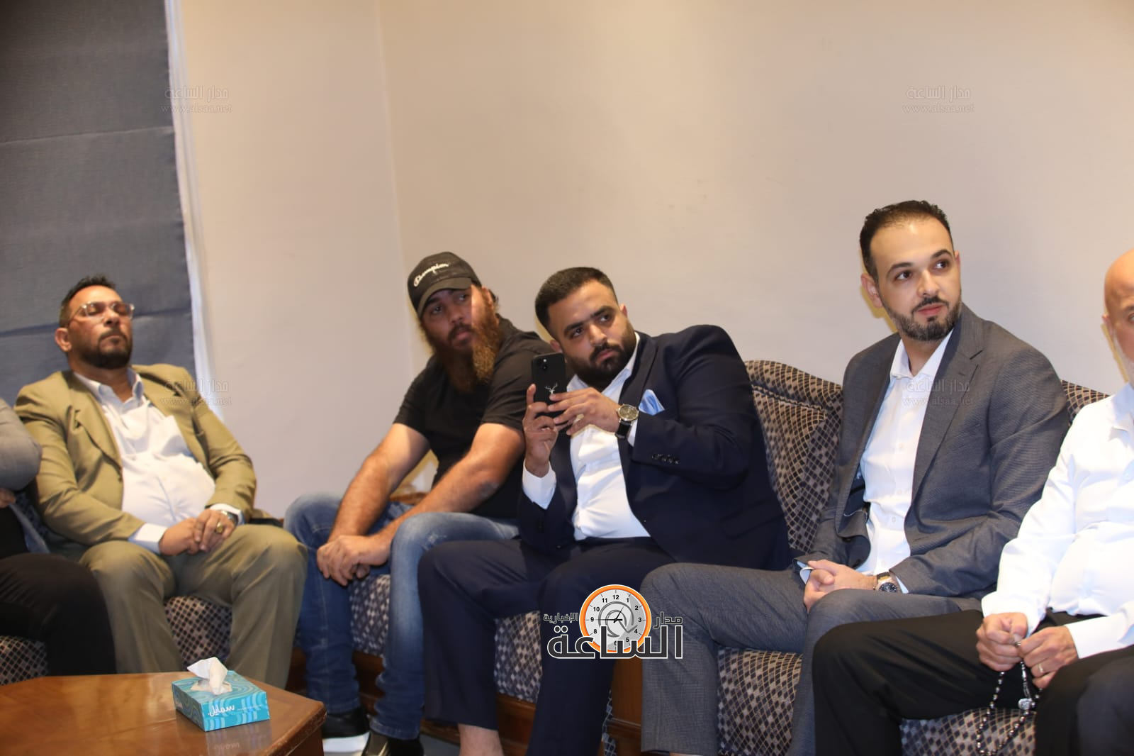 Madar Al-Saa Images 0.7310032694269153