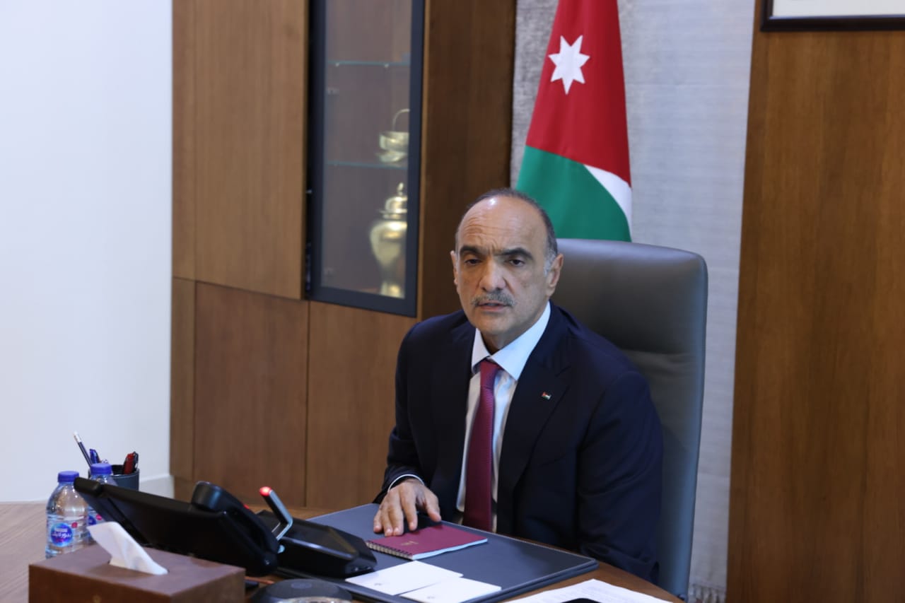 Madar Al-Saa Images 0.3770299980824907