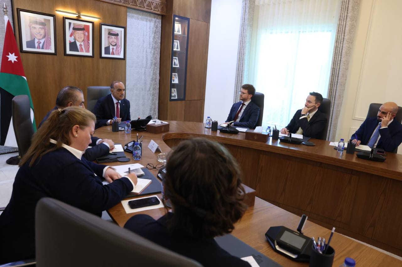 Madar Al-Saa Images 0.057390907924413925