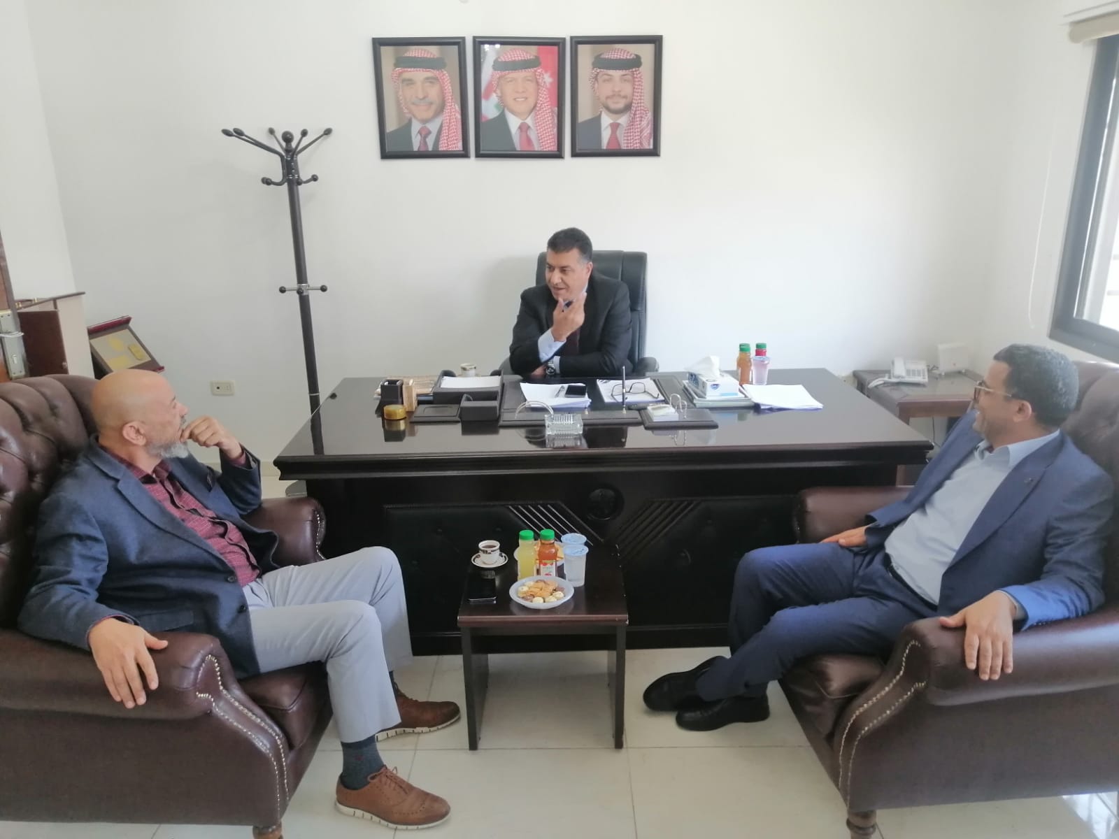 Madar Al-Saa Images 0.31132918576543367