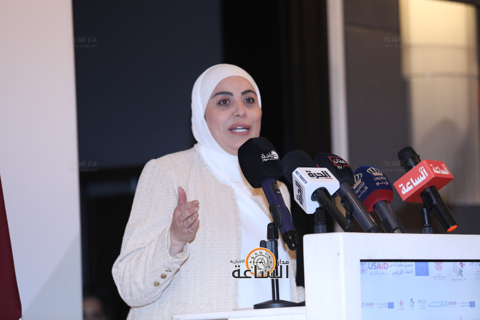 Madar Al-Saa Images 0.9412298682529578