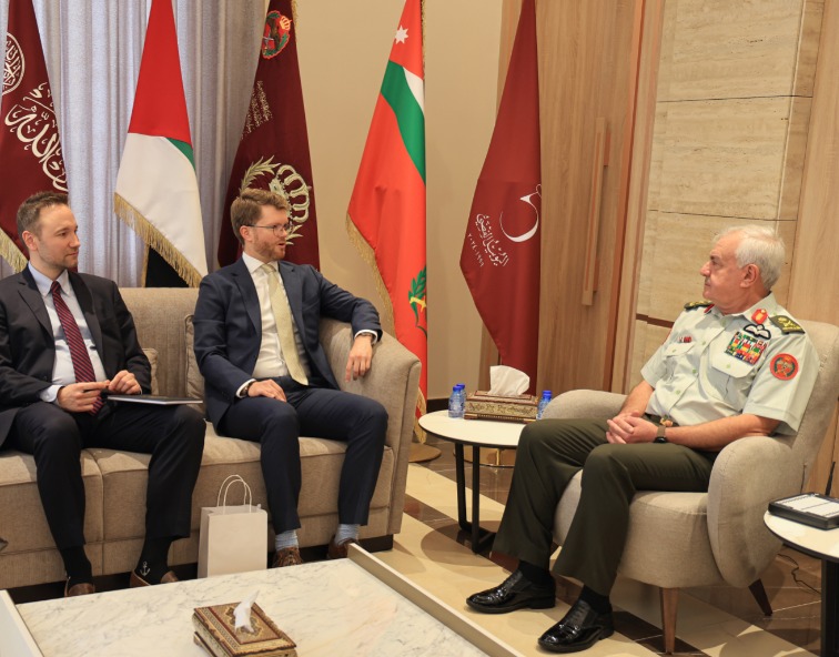 Madar Al-Saa Images 0.4373177426325441