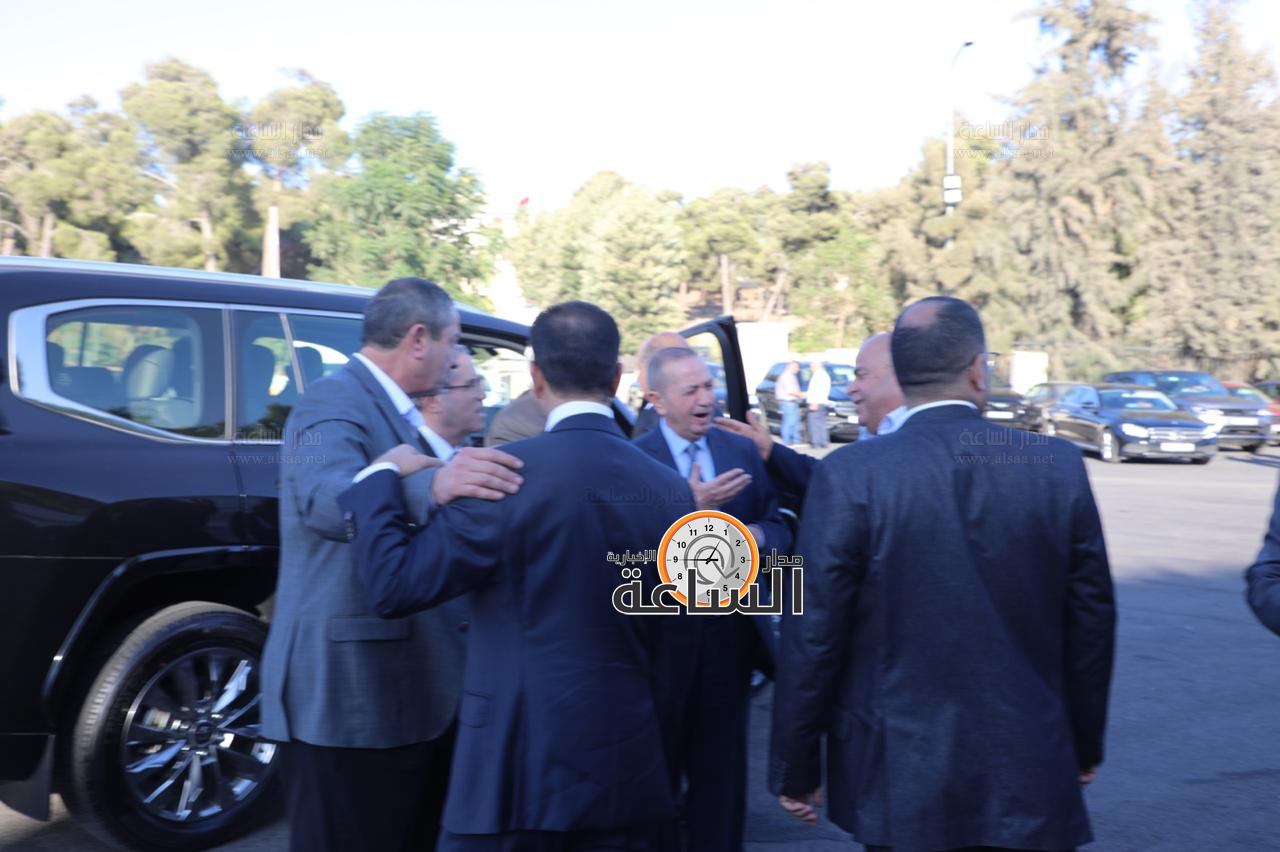 Madar Al-Saa Images 0.8798482815604665