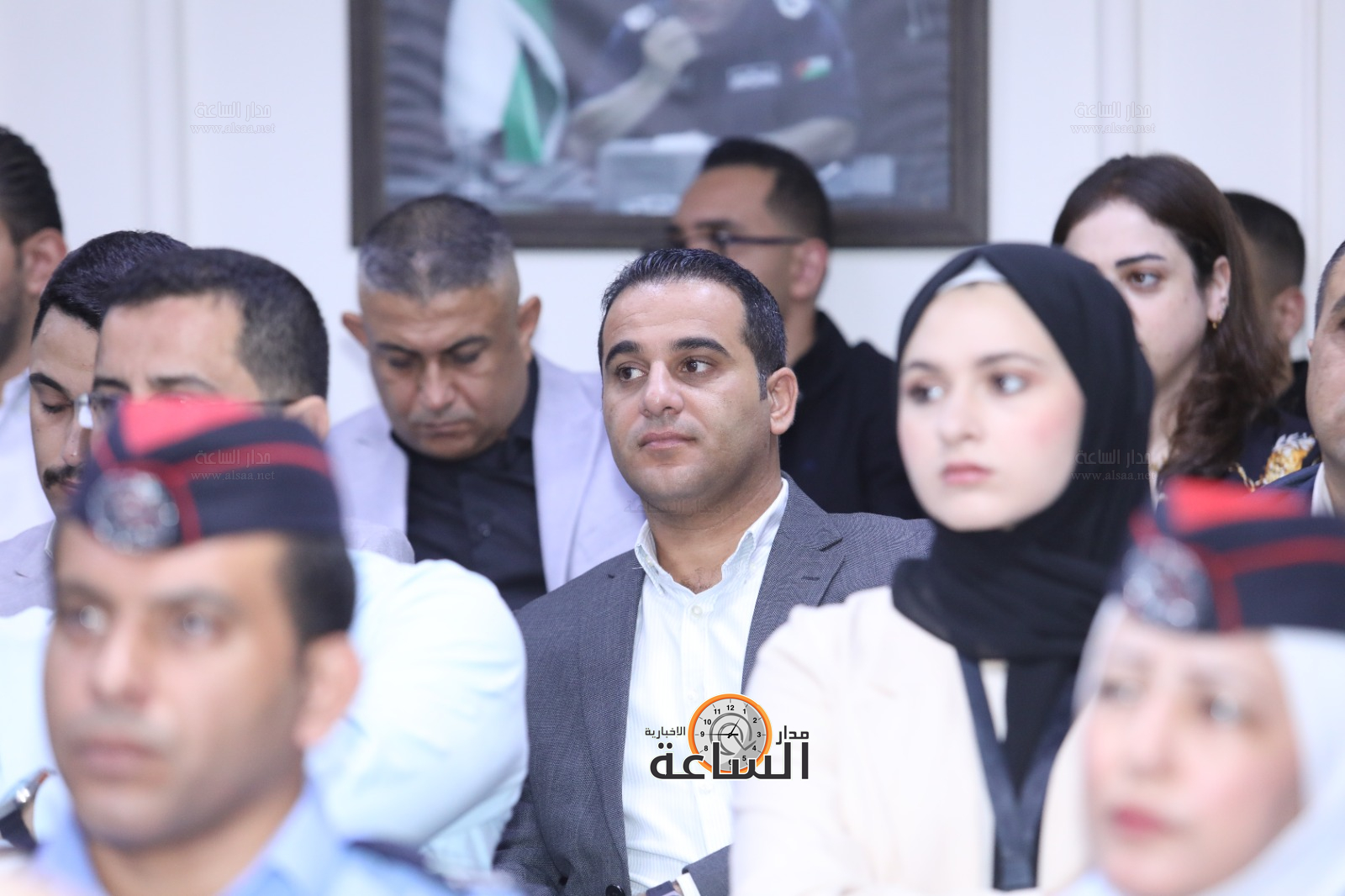 Madar Al-Saa Images 0.3722747570875462