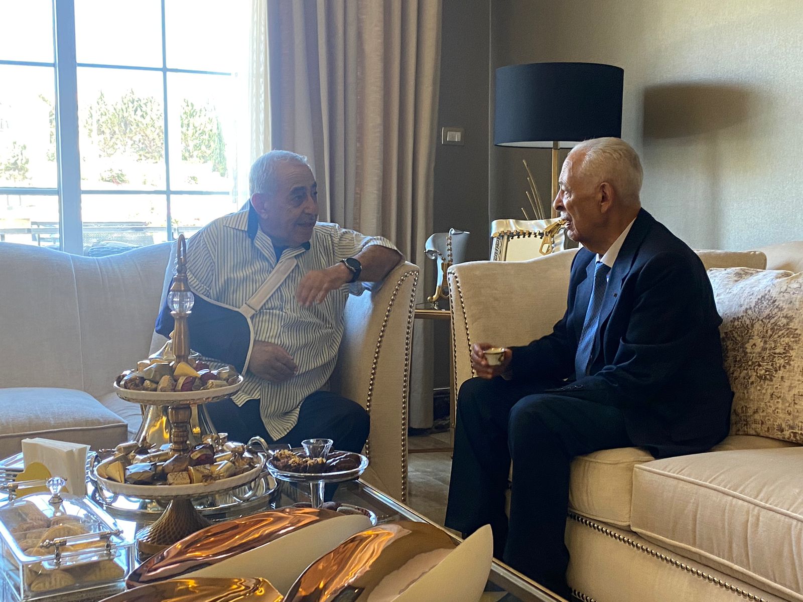 Madar Al-Saa Images 0.4235304260194135