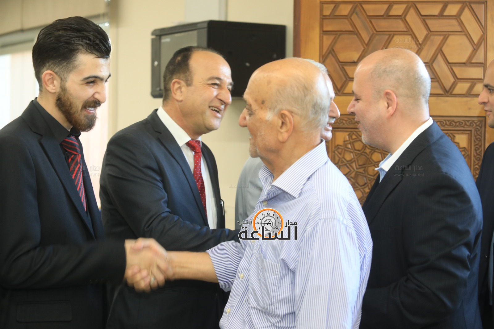 Madar Al-Saa Images 0.3587868428074372