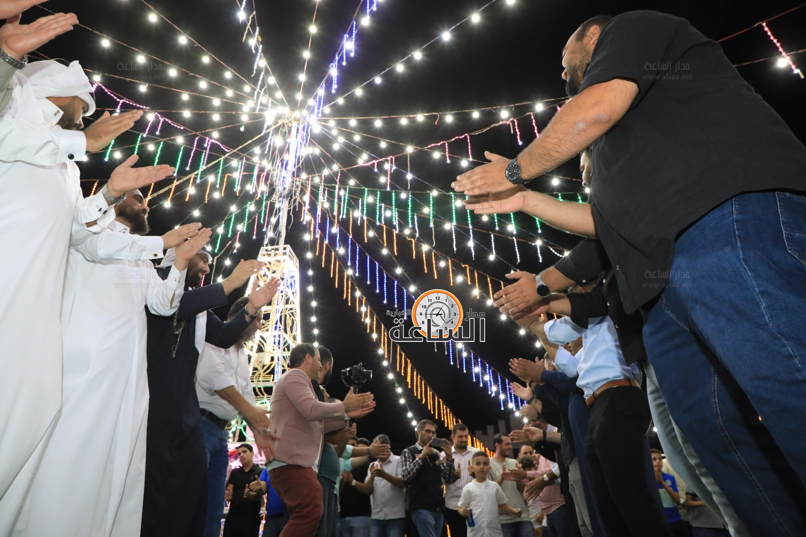 Madar Al-Saa Images 0.4186608290313216