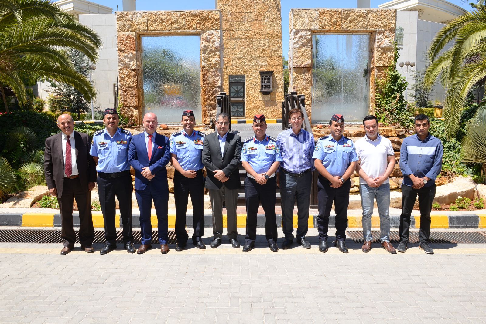 Madar Al-Saa Images 0.8401380439512276