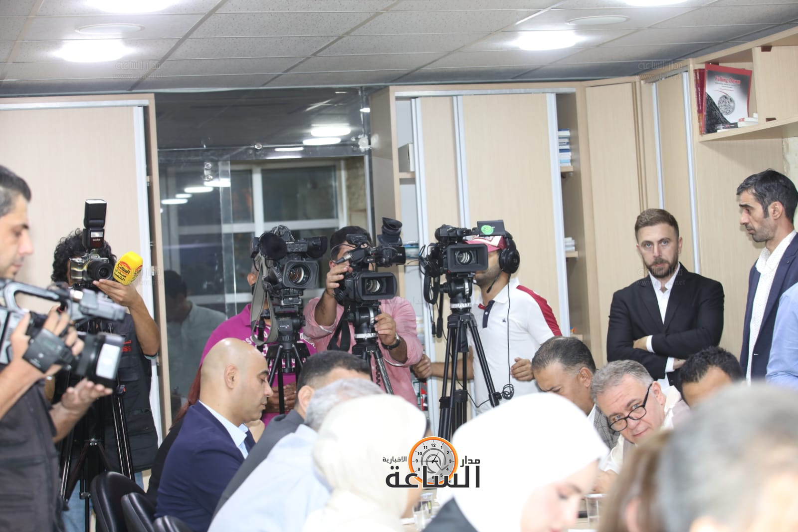 Madar Al-Saa Images 0.2309155384334023