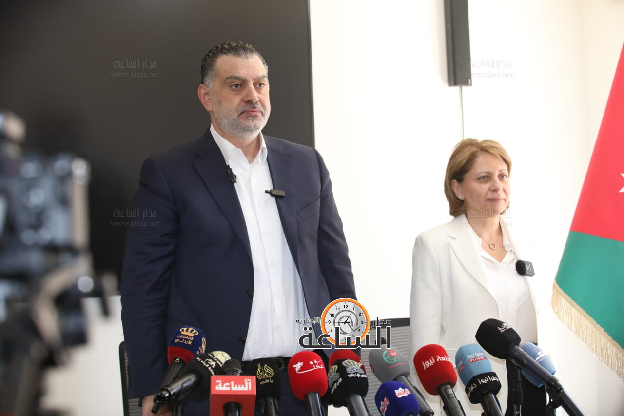 Madar Al-Saa Images 0.24013557838841293