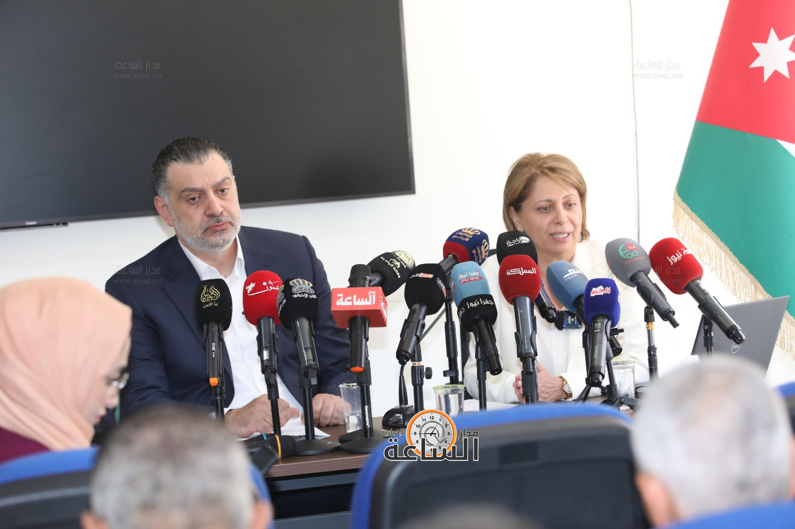 Madar Al-Saa Images 0.4067587194130218