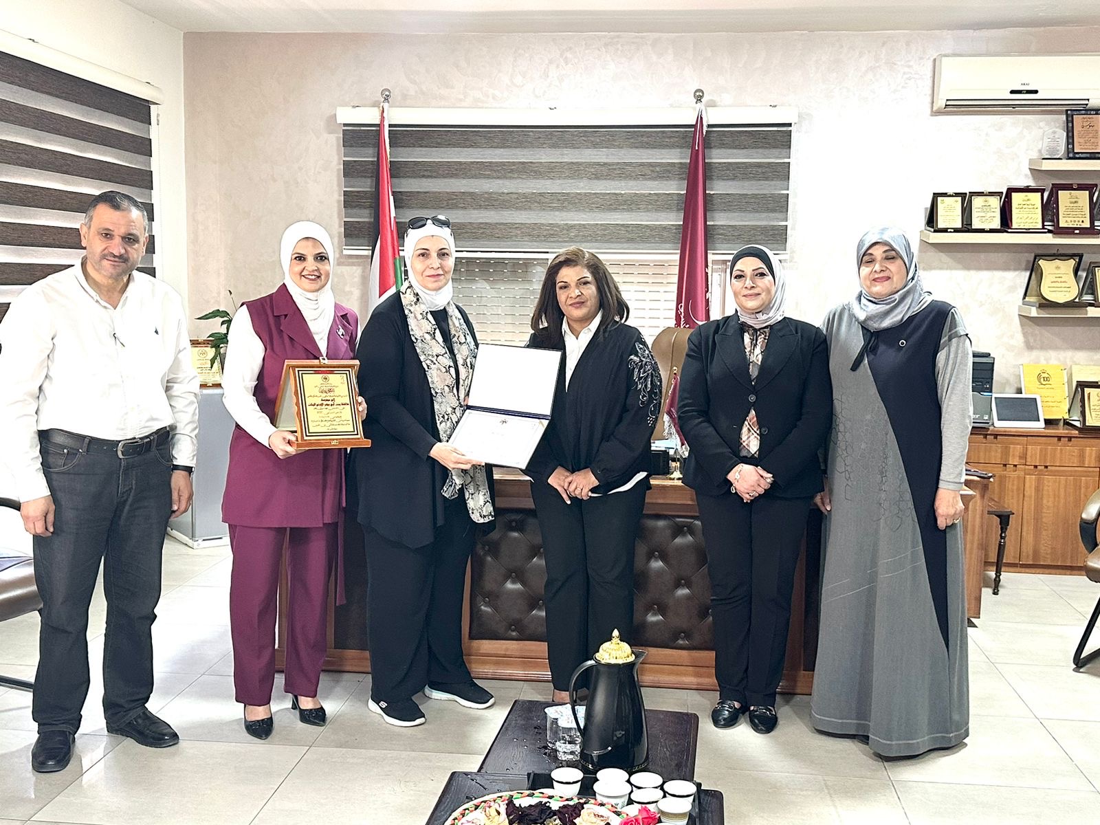 Madar Al-Saa Images 0.33264169891089235