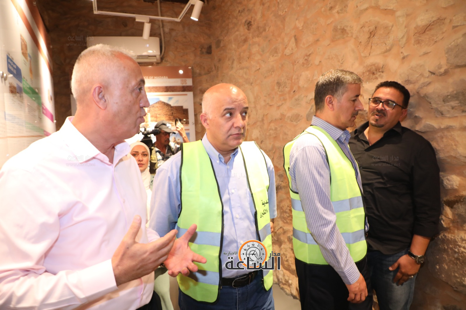 Madar Al-Saa Images 0.7488647101396646