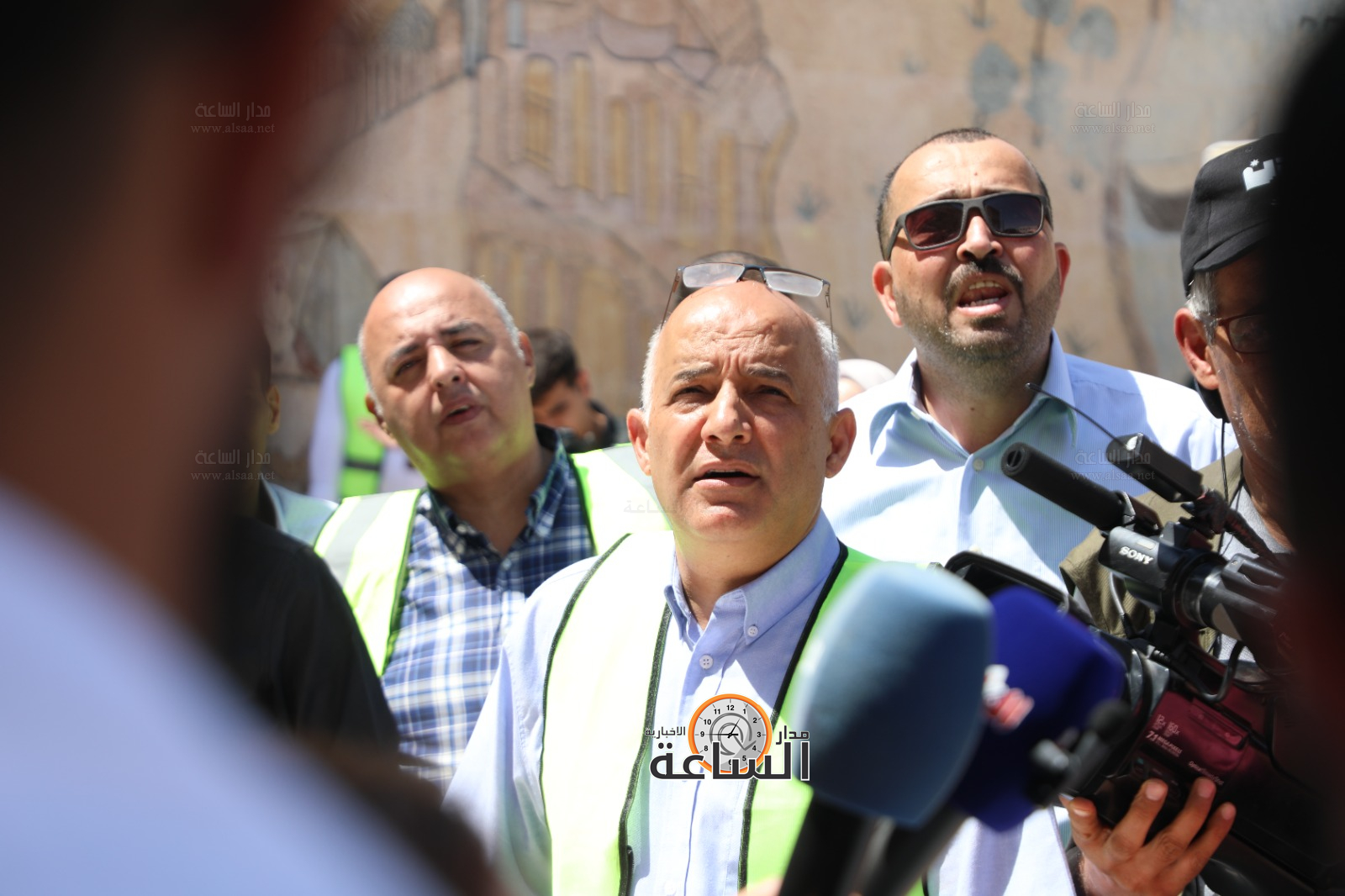 Madar Al-Saa Images 0.04332874392945607