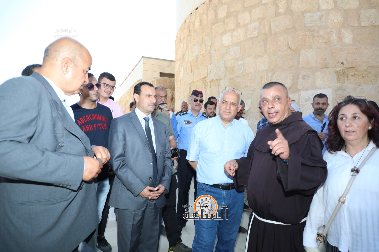 Madar Al-Saa Images 0.12107174376879803