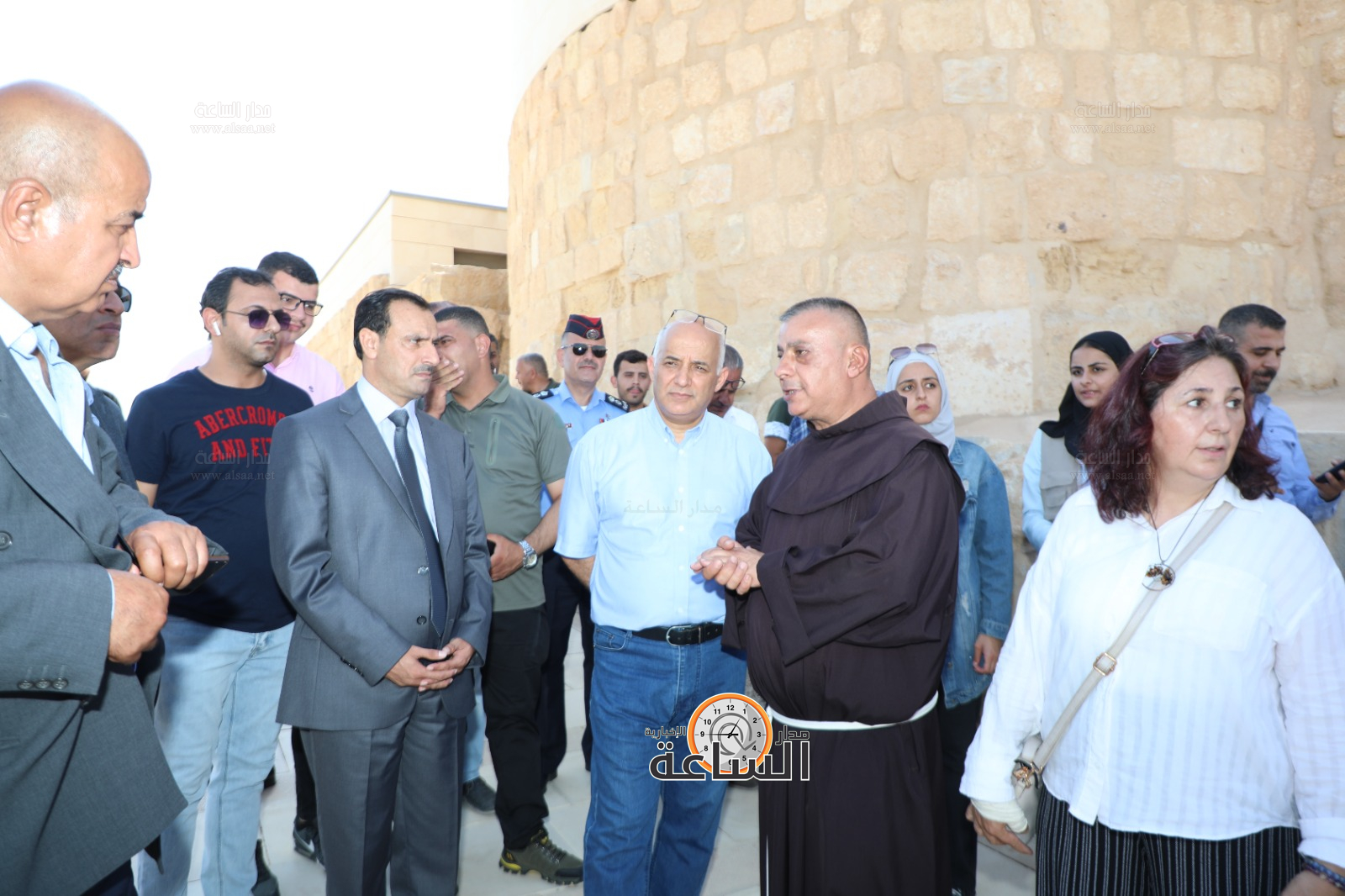 Madar Al-Saa Images 0.9259441510284294