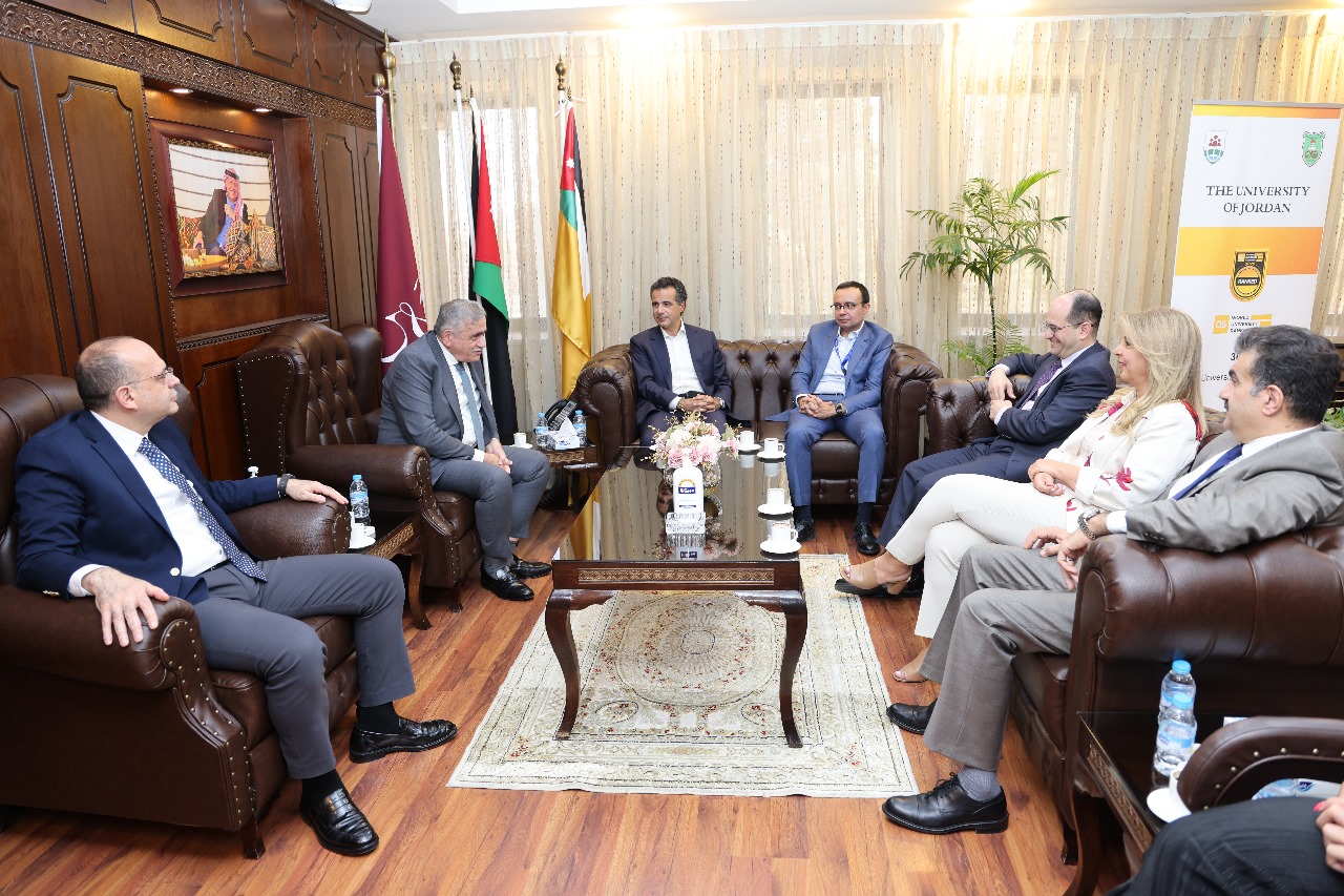 Madar Al-Saa Images 0.14330527830810036