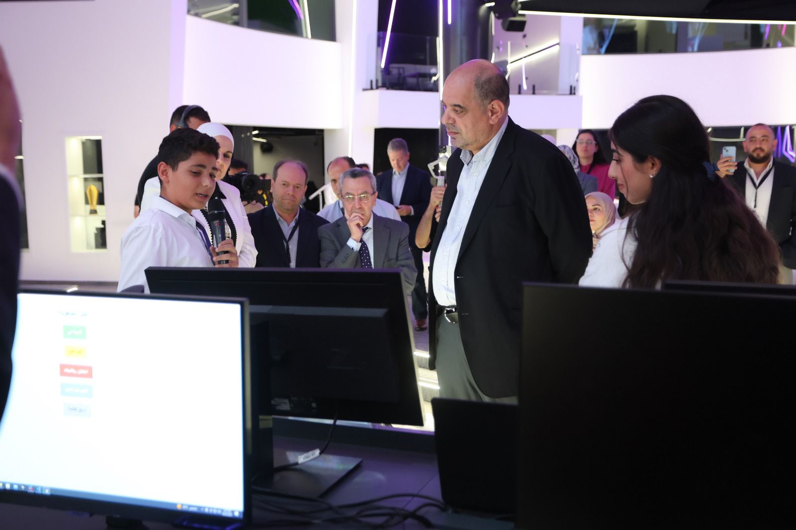 Madar Al-Saa Images 0.43006667903683526