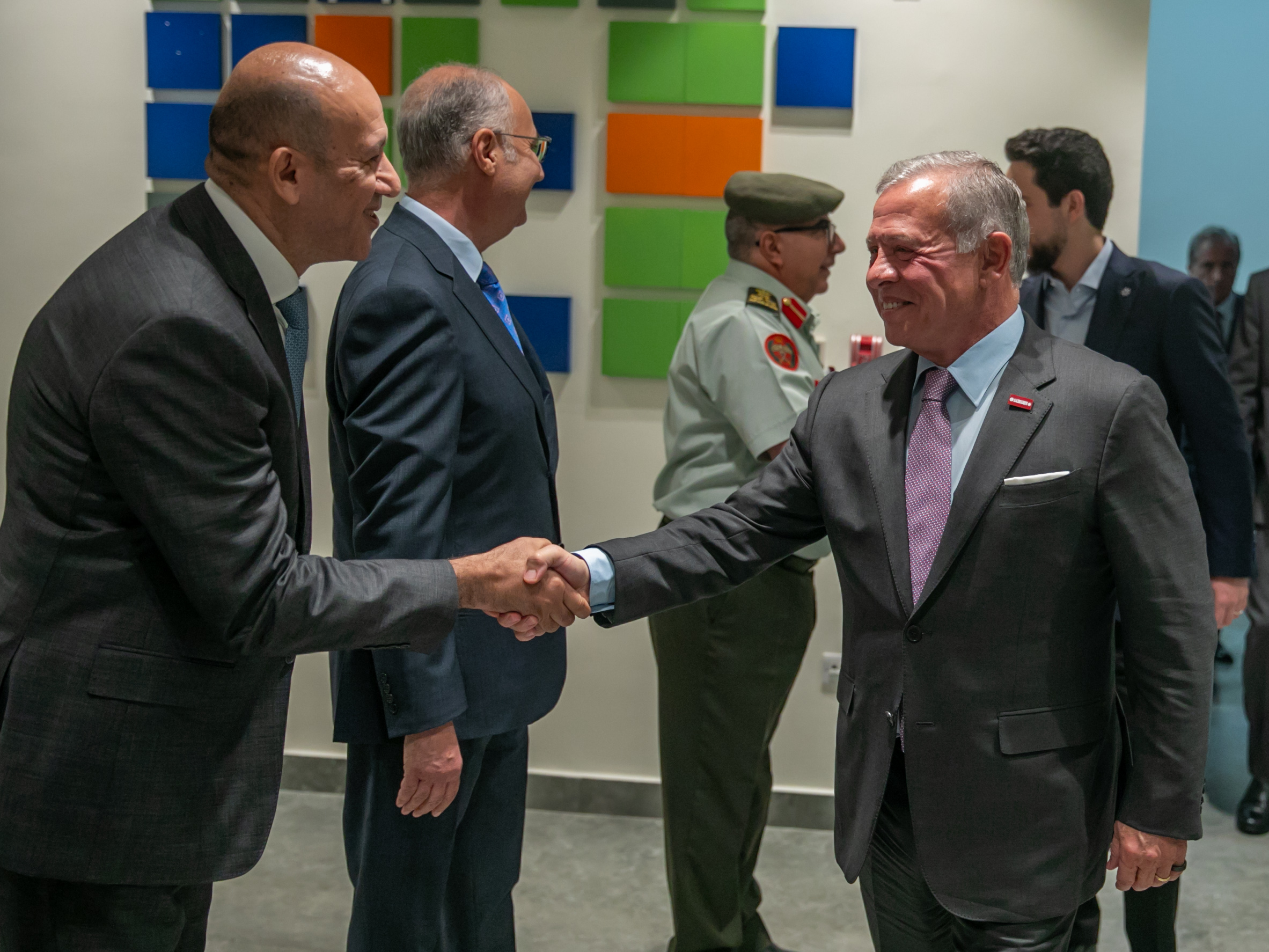 Madar Al-Saa Images 0.4242576584083919