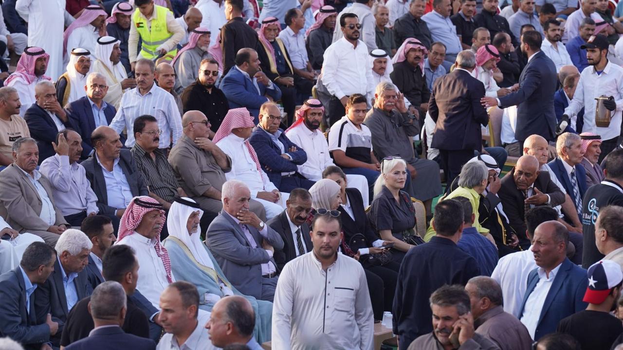 Madar Al-Saa Images 0.43745389493992914