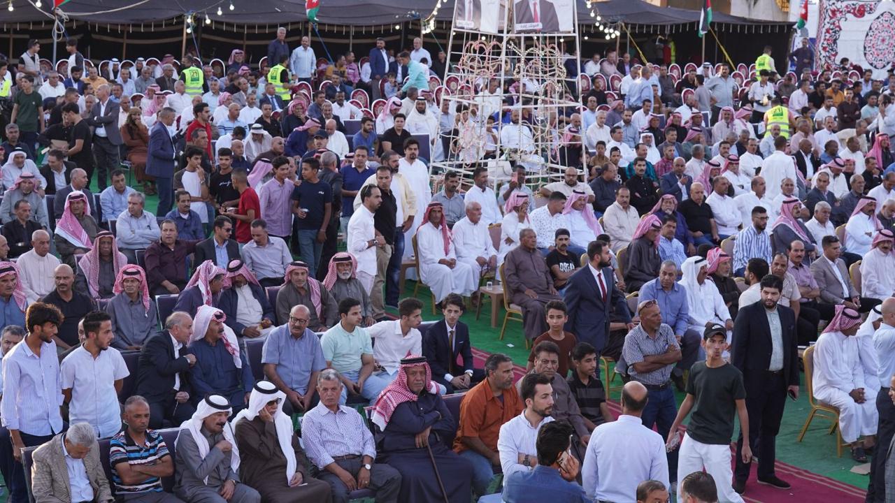 Madar Al-Saa Images 0.21350626357502045