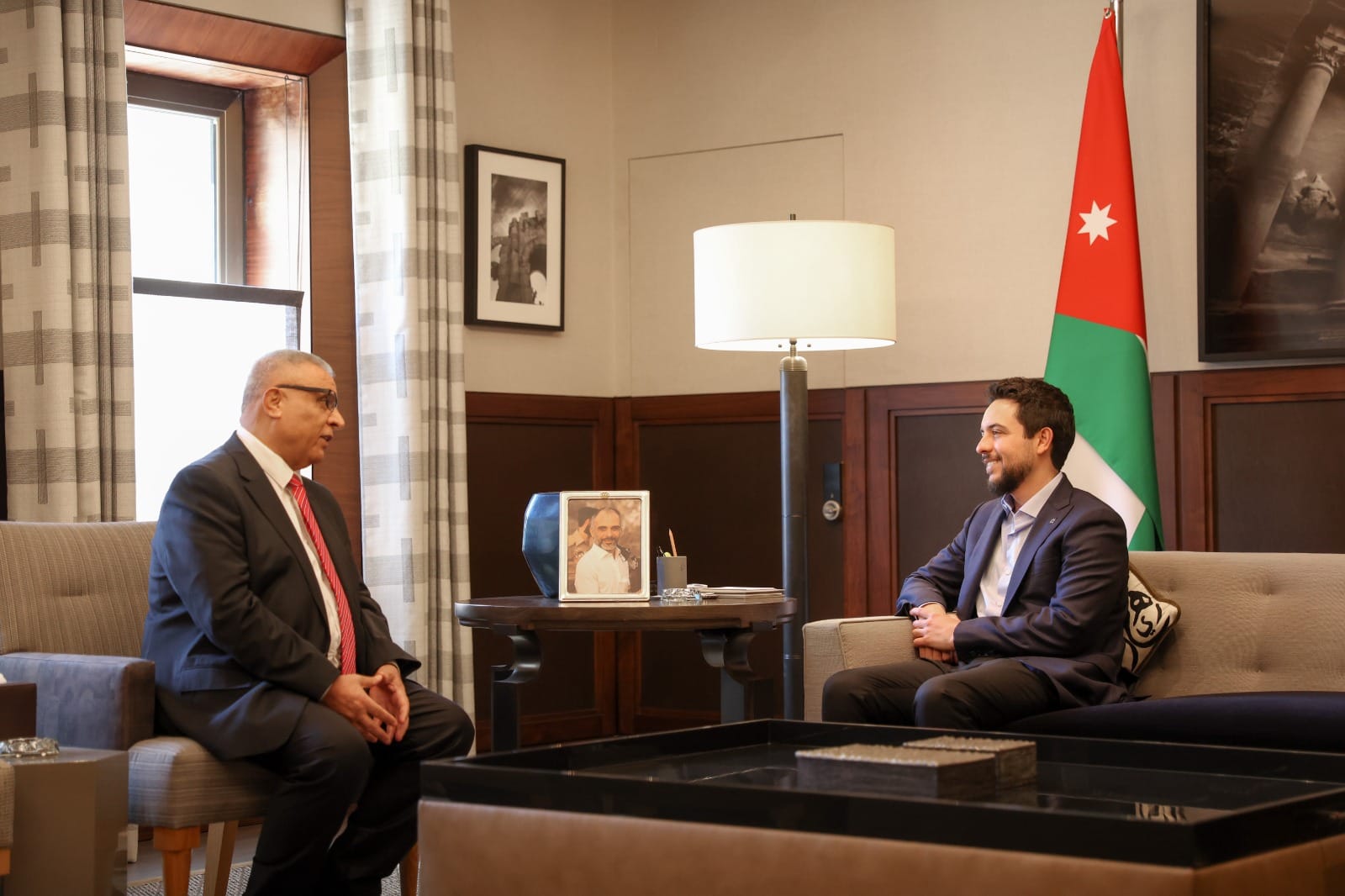 Madar Al-Saa Images 0.9156698784885986