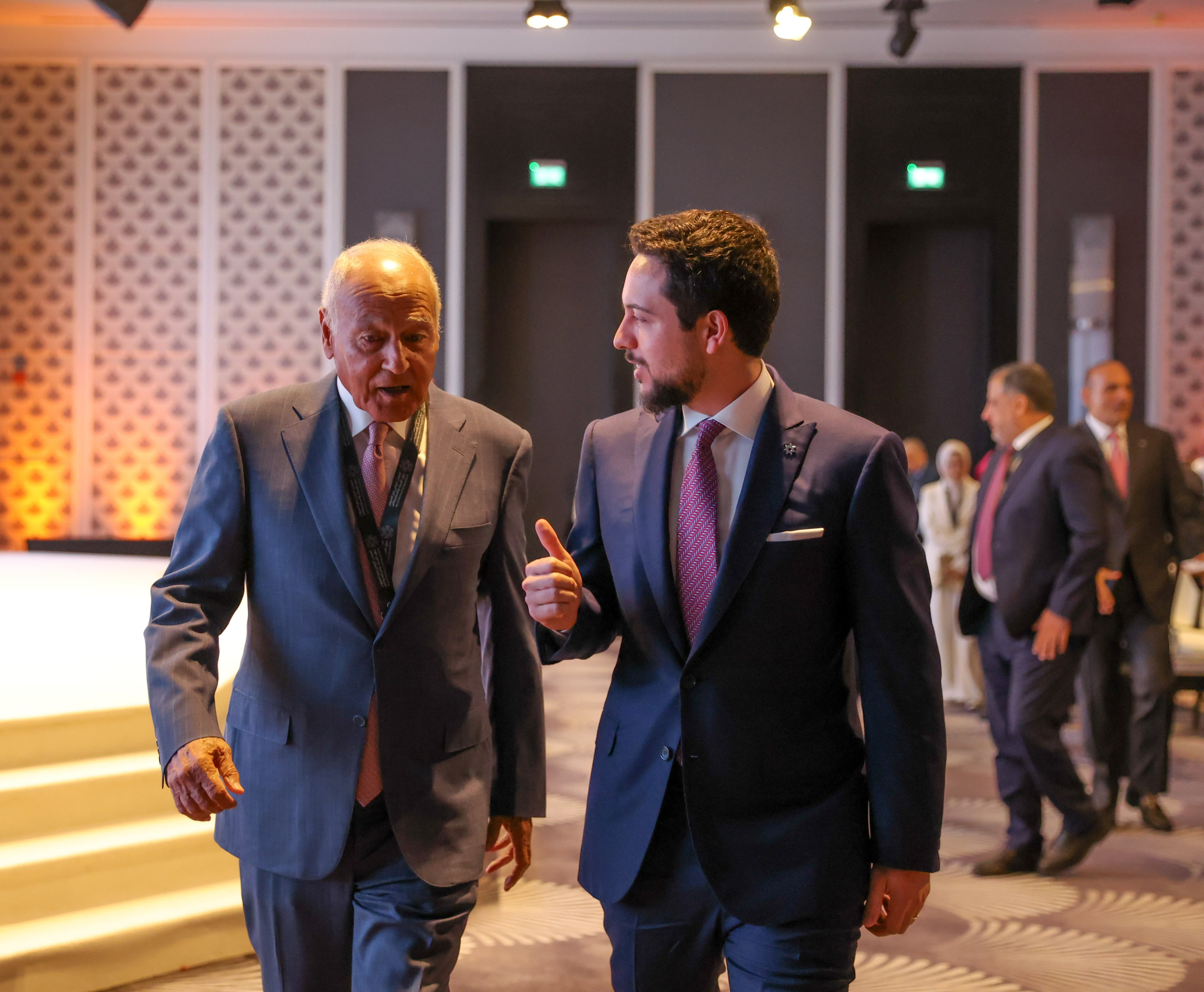 Madar Al-Saa Images 0.49089382790088276