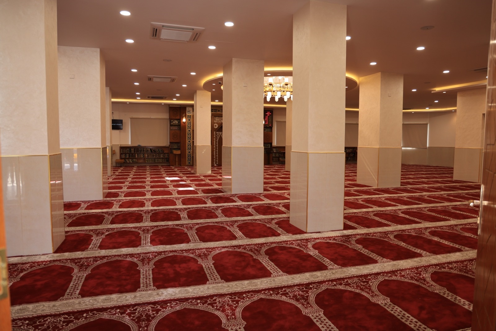 Madar Al-Saa Images 0.9578018359318501