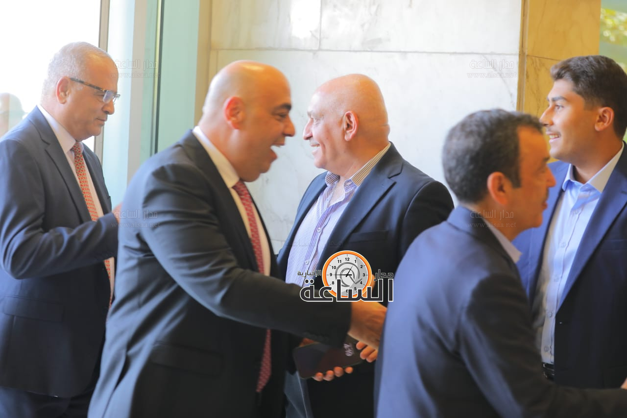 Madar Al-Saa Images 0.561836415333548