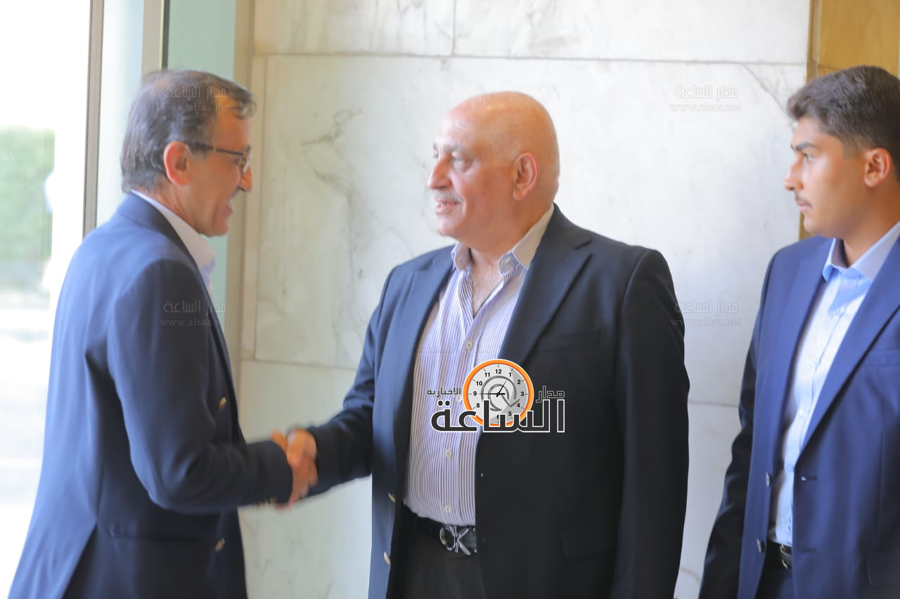 Madar Al-Saa Images 0.8775419200859249