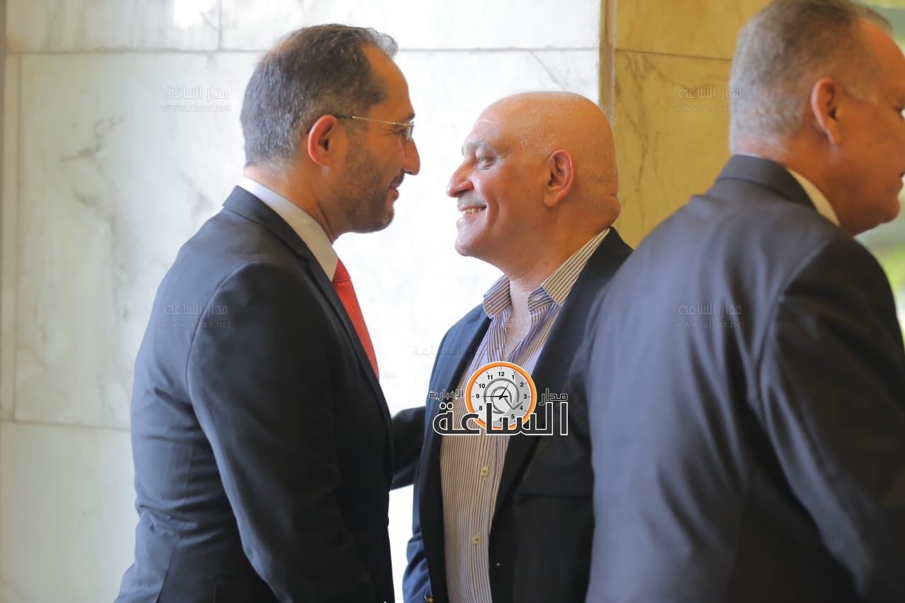 Madar Al-Saa Images 0.8814982542177832