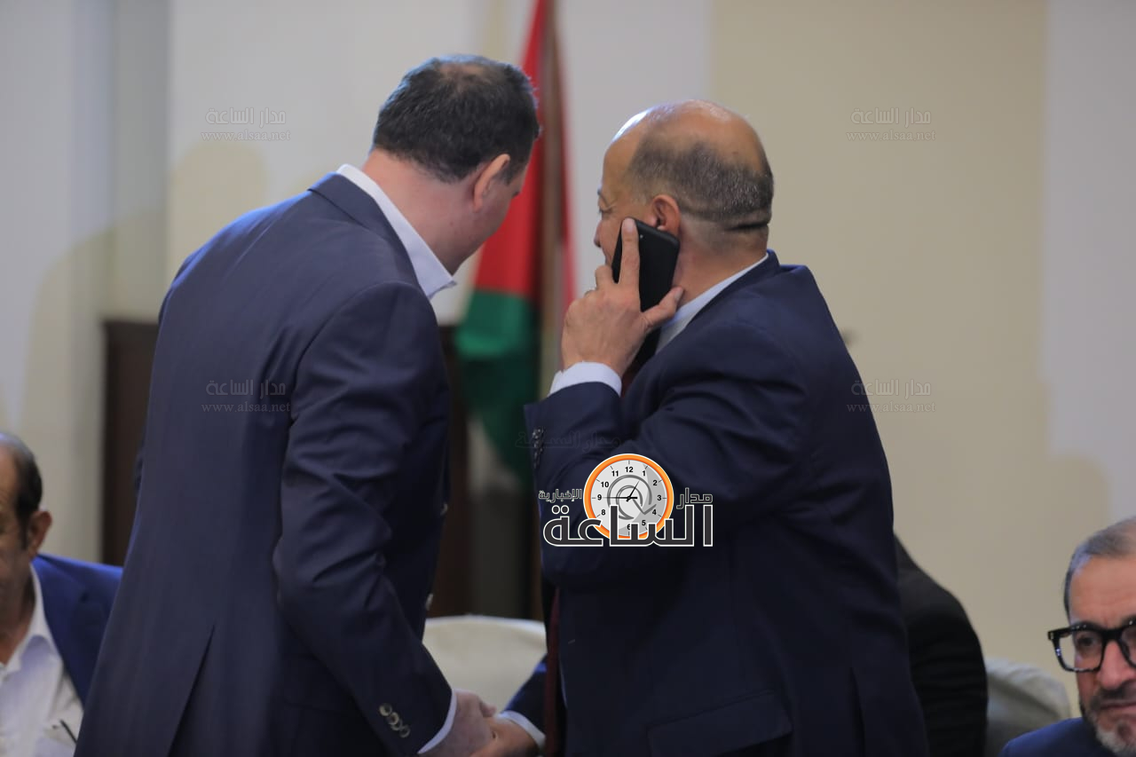 Madar Al-Saa Images 0.3841845703032265